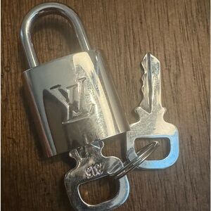 Louis Vuitton #315 Silver Lock